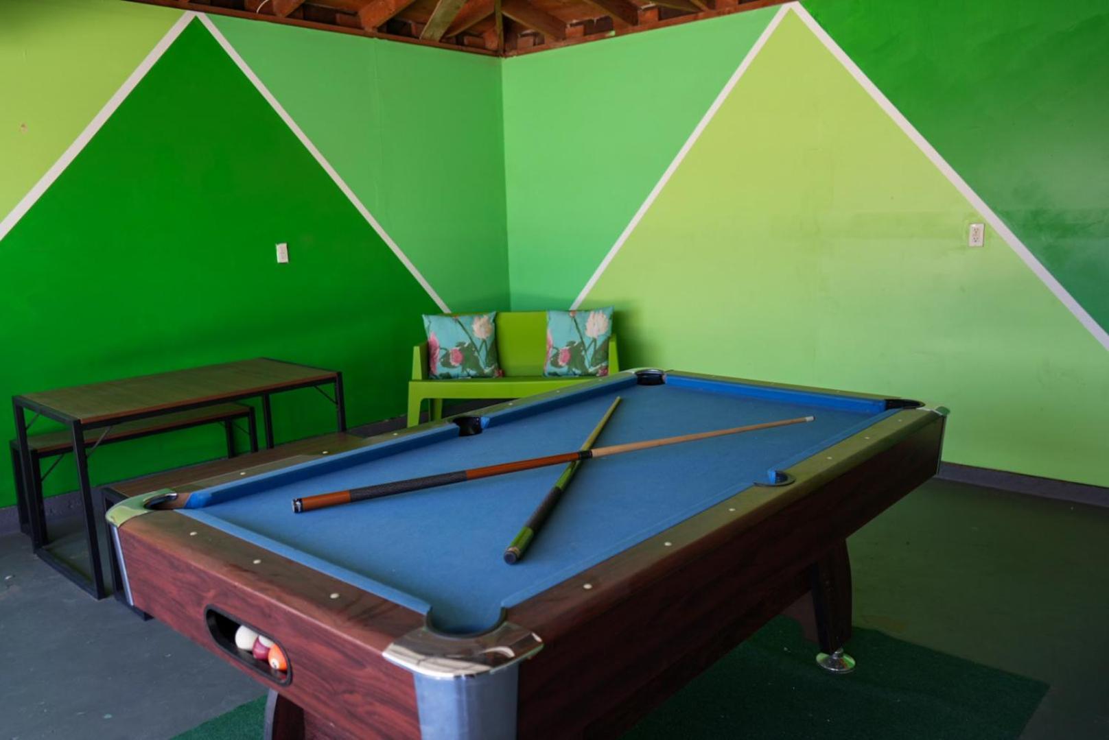 The Pink Cactus - Desert Retreat - Luxe Pool, Golf & Game Room Indio Kültér fotó
