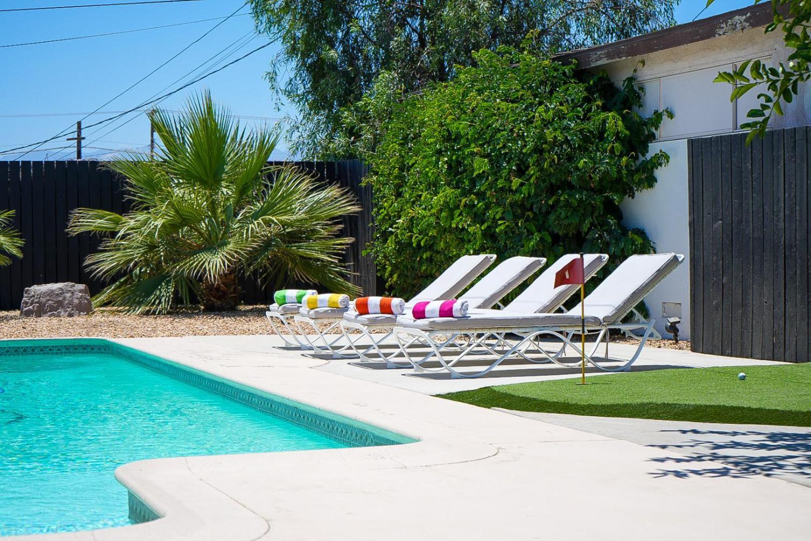 The Pink Cactus - Desert Retreat - Luxe Pool, Golf & Game Room Indio Kültér fotó